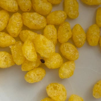 Eskişehir'deki Markette Mini Cheetos Shot Ürününde Böcek Görüldü