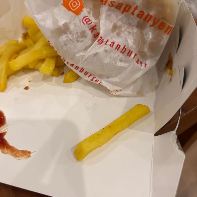 Hamburgerde Kıl Çıkması Ve İade Reddiyle Yaşadığım Mağduriyet