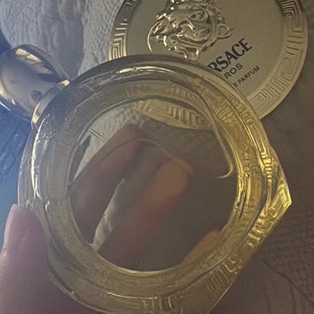 Rossmann perfume con diferencias y defecto, dudas sobre autenticidad