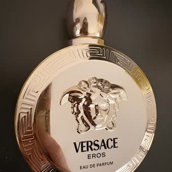 Rossmann perfume con diferencias y defecto, dudas sobre autenticidad