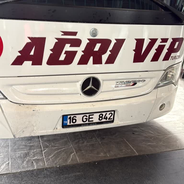 Otobüs Şoförünün Sigara İçmesi Yolcuların Sağlığını Tehlikeye Attı