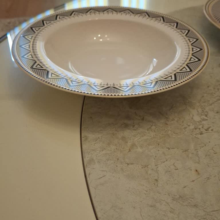 Karaca Yemek Takımı İçireği Standart Boyutta Gelmedi!