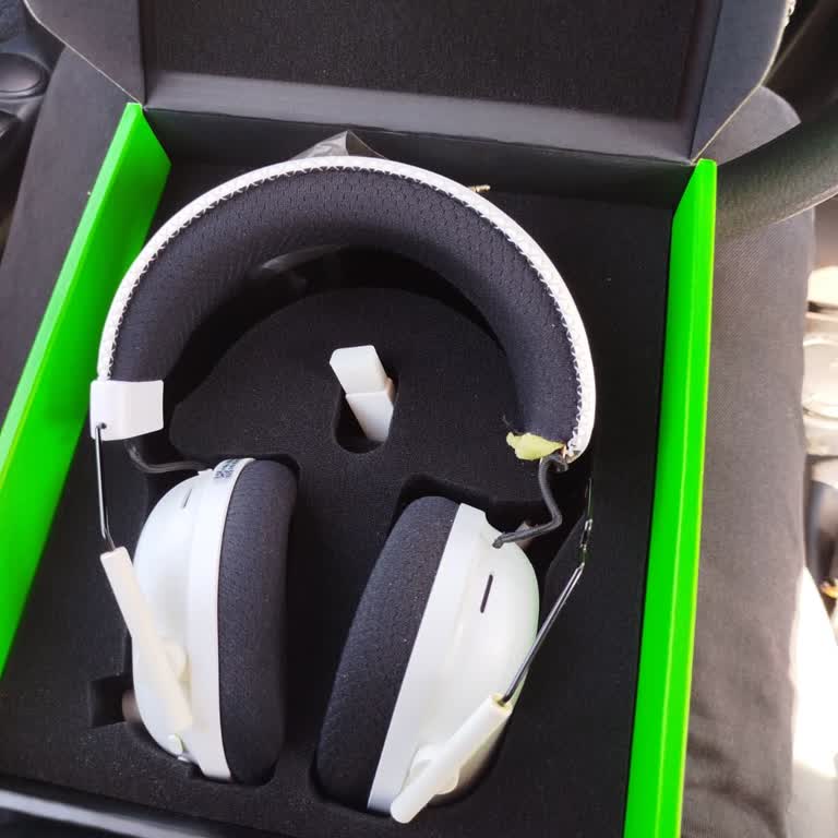 Razer Blackshark V2 Pro Se Rompió la Bisagra y Lo Calificaron como Error de Usuario