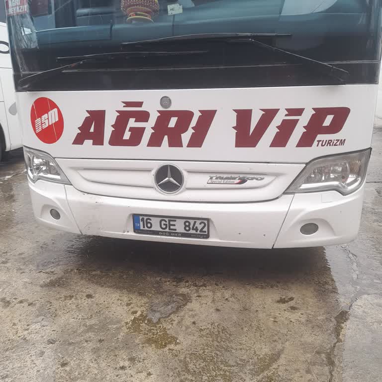 Otobüste Sigara İçen Şoför Ve Muavine Karşı Şikayet, Bilet İadesi Talebi