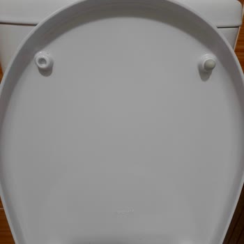 Kapanmayan Amortisörlü Klozet Kapağı Ve Eksik Parça Şikayeti