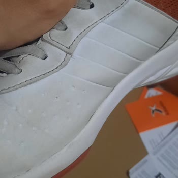 Beyaz Kinetix Ayakkabısındaki Deri Lekeleri Ve Değişim Talebi