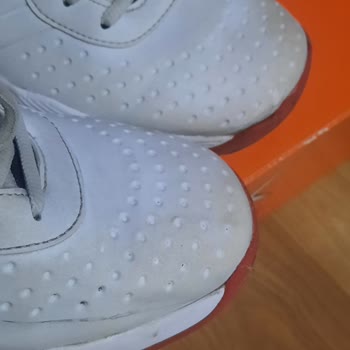 Beyaz Kinetix Ayakkabısındaki Deri Lekeleri Ve Değişim Talebi