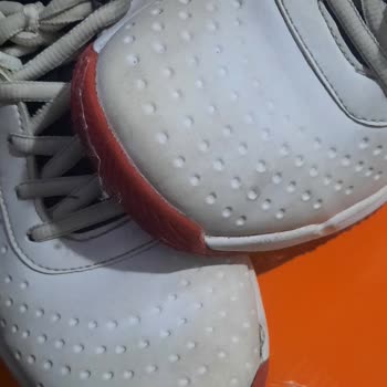 Beyaz Kinetix Ayakkabısındaki Deri Lekeleri Ve Değişim Talebi