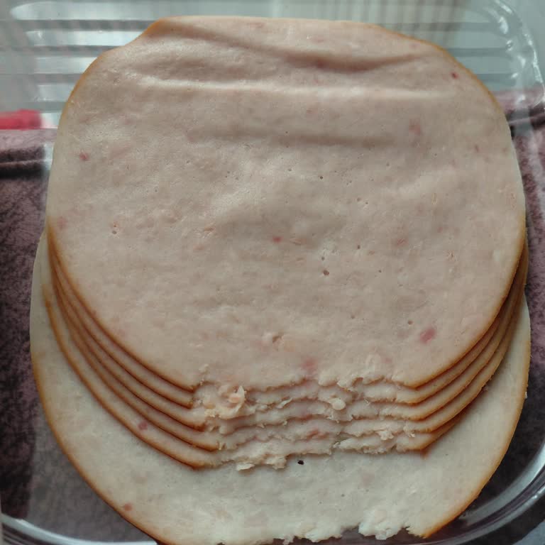 Namet Füme Hindisi Kemirgen İzleriyle Satıldı, Sağlık Riski Oluştu