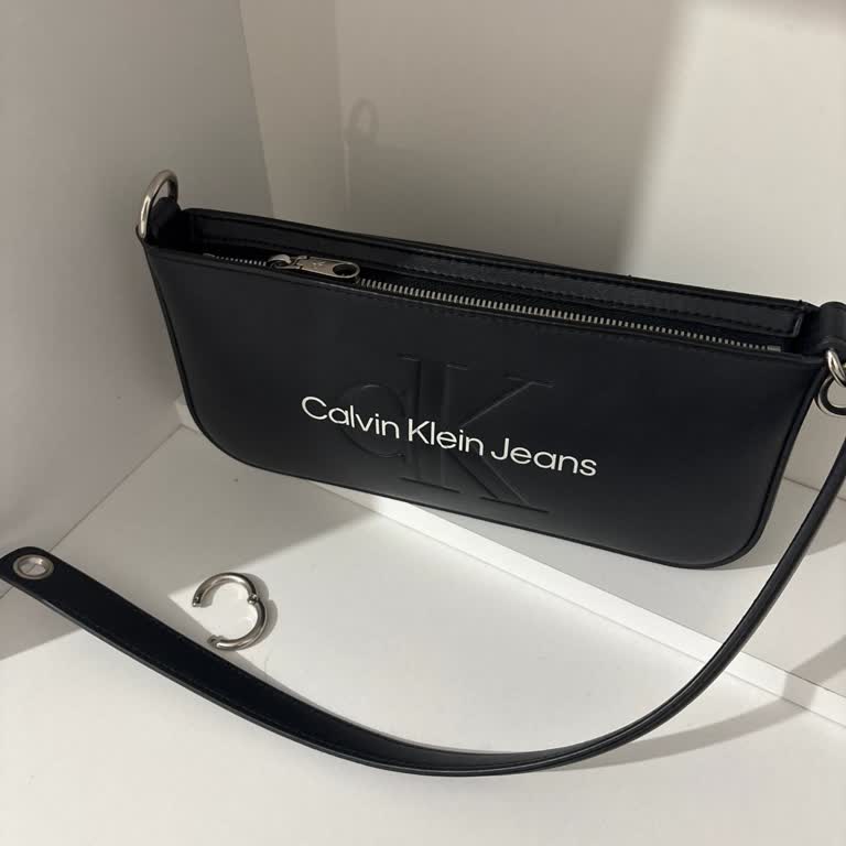 Boyner Mağazasında Calvin Klein Çanta Koptu Ve Kayıt Bulunamadığı İçin Onarım Reddedildi