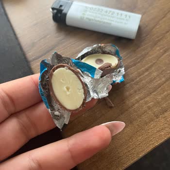 Ozmo Mini Eggs Ürününde Yarım Çikolatalar Ve Eksik Yumurtalar