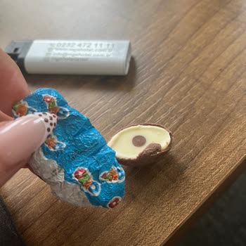 Ozmo Mini Eggs Ürününde Yarım Çikolatalar Ve Eksik Yumurtalar