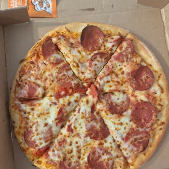 Little Caesars Karasu’da Sucukbol Pizza İçeriği Görseliyle Uyuşmuyor