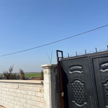 Türk Telekom Altyapı Direklerinin Elektrik Kablolarına Çarpması Ve Uzun Süreli Müdahale Eksikliği