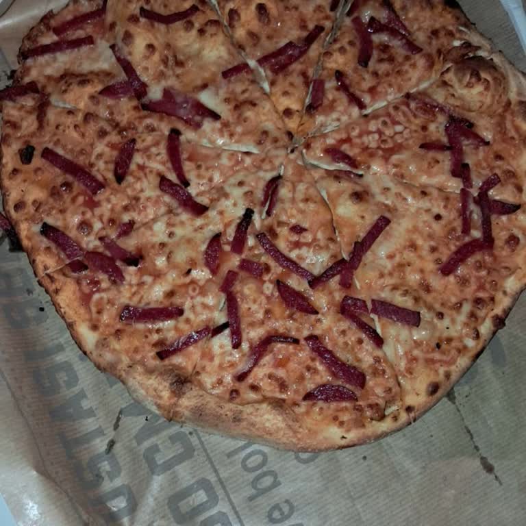 Görseldeki Pepperoni Pizzası Yerine Eko Pizza Gönderimi