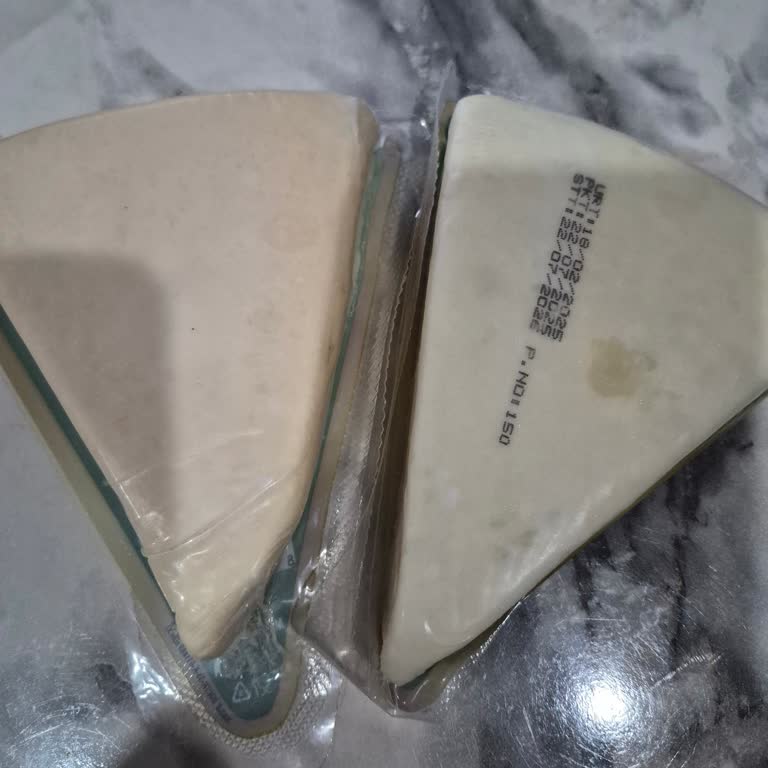 Güvenli Olmayan Tulum Peyniri: Son Kullanma Tarihi Yok Ve Sararmış