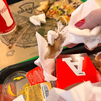 Arby's'de Mini Baget Menüde Belirsiz Parça Hijyen Ve Sağlık Riski Oluşturdu