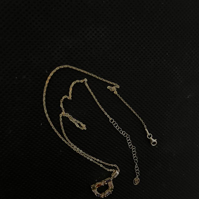 Renk Atan Kolye Parçaları İçin Tamir Veya Değişim Talebi