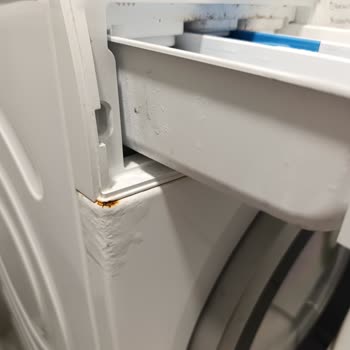 Paslanma Ve Su Sızıntısı Sorunuyla Boğuşan Siemens IQ 300 Çamaşır Makinesi