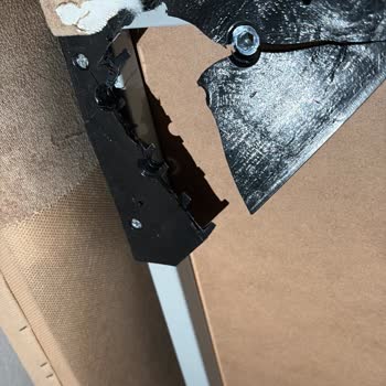 Yatak Odası Takımının Ayağı Bir Yılda Kırıldı, Ücretsiz Onarım Ve İade Talebi