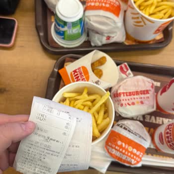 İzinsiz Eklenen Kova Boy Patates Ve Milkshake İçin Fazla Ücret Ve Şeffaf Olmayan Fiş