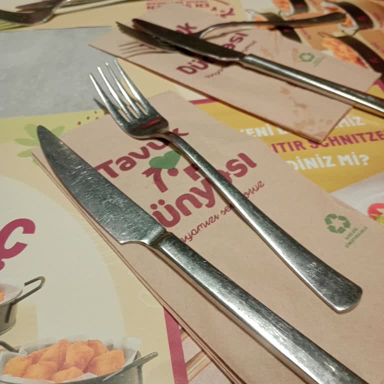 Personel Yetersizliği Ve Uzun Bekleme Süresi Nedeniyle Tavuk Dünyası Şubesinde Kötü Hizmet