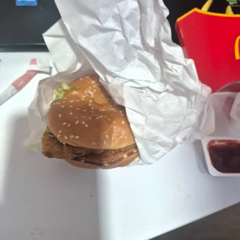 McChicken Double Menüsü Yanlış Gönderildi