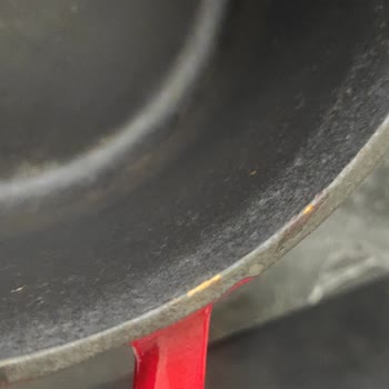 Paslanan Lava Tencere Ve Tavalar İçin Değişim Talebi