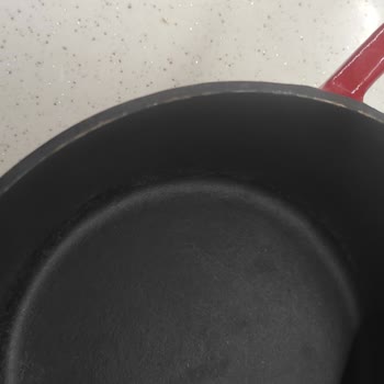 Paslanan Lava Tencere Ve Tavalar İçin Değişim Talebi