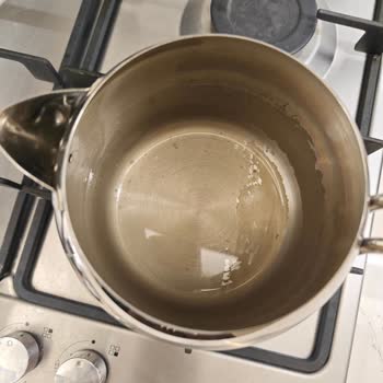 Az Kullanımda Çaydanlıkta Sararma Ve Kireçlenme, Güvenimi Kırdı