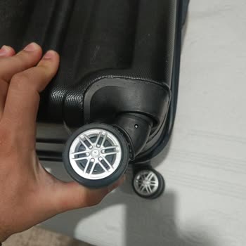 İçi Doluyken Tekerlekleri Dönmeyen Valiz İçin Değişim Talebi