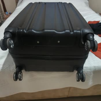 İçi Doluyken Tekerlekleri Dönmeyen Valiz İçin Değişim Talebi