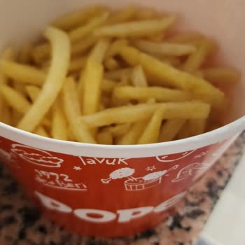 Eksik Popeyes XL Sandviç Ve Yarı Boş Patates Kovasına İade Reddi