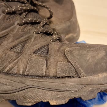 Su Geçirmez Olması Gereken Ayakkabıda Su Alması Ve Yırtılma: Değişim Veya İade Talebi