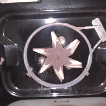 Samsung Ankastre Fırında Fan Kapağı Vidaları Çürüdü, Garanti Dışı Ücretsiz Değişim Talebi