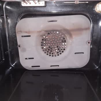 Samsung Ankastre Fırında Fan Kapağı Vidaları Çürüdü, Garanti Dışı Ücretsiz Değişim Talebi