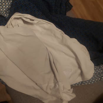 Boya Sızan Yataş Nevresim Takımı Beyaz Kıyafetlerime Lekeler Bıraktı