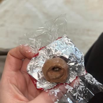 Lindt Lindor Çikolatasında Folyo Parçası Sağlık Riski Ve Tazminat Talebi