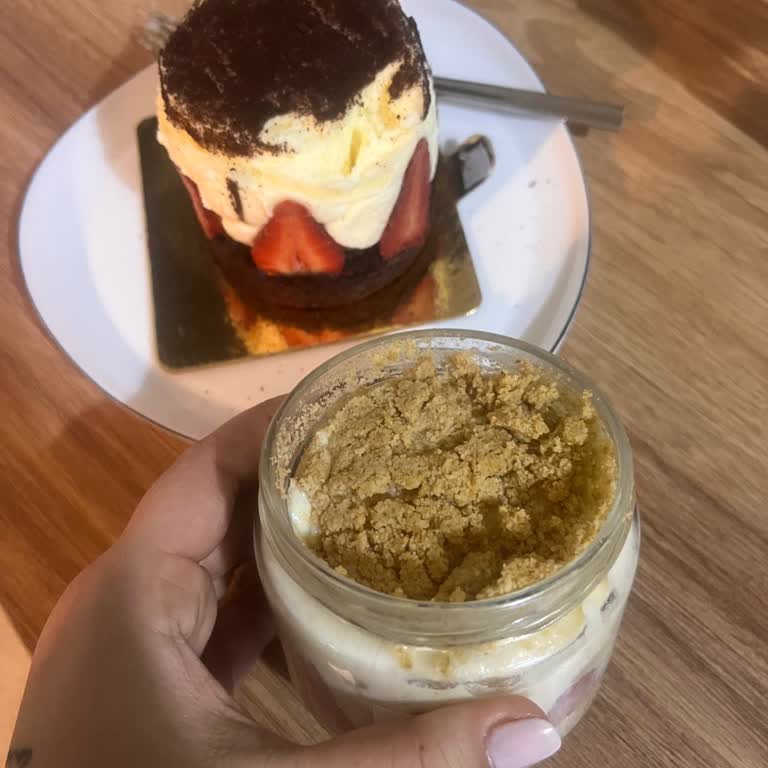 Tatlıcı Meva'dan Bozuk Pastalar Ve İade Reddi