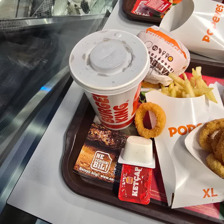 Büyük Boy İçecek Verilmedi, Soğuk Yemek Ve Sıcak İçecek Şikayeti