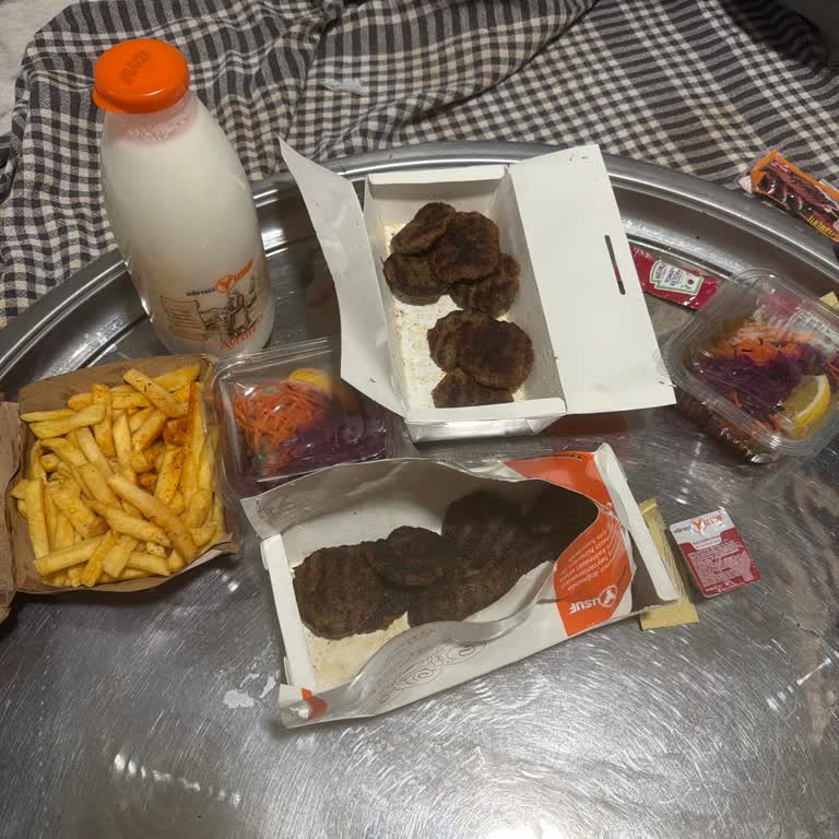 Köfteci Yusuf’tan 901 TL'lik Ekmeğin Çıkmaması Ve Uzun Bekleme