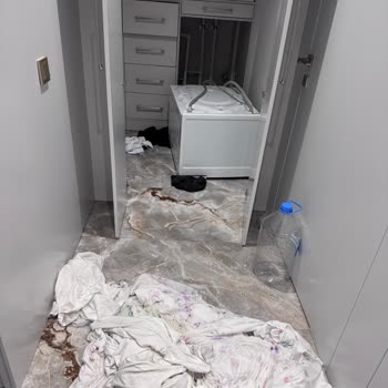 Arçelik Çamaşır Makinesinin Kapağı Ani Çöküş Ve Su Sızıntısıyla Evimi Sulu Bıraktı