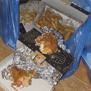 Ürgüp Valhalla Burger Pizza’da Yemeğe Kıl Düşmesi Ve Müşteri İlgisizliği