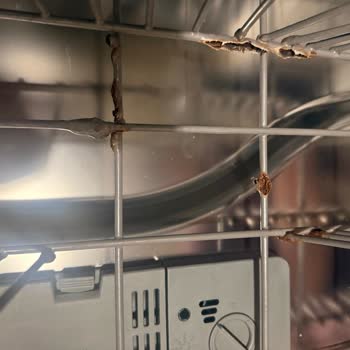 Teka Bulaşık Makinesinde Sepetler Kısa Sürede Paslanıp Kırıldı