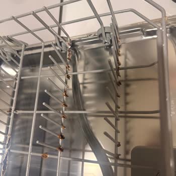 Teka Bulaşık Makinesinde Sepetler Kısa Sürede Paslanıp Kırıldı