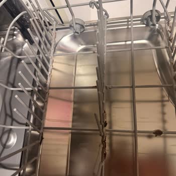 Teka Bulaşık Makinesinde Sepetler Kısa Sürede Paslanıp Kırıldı