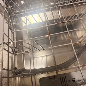 Teka Bulaşık Makinesinde Sepetler Kısa Sürede Paslanıp Kırıldı