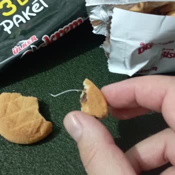 A101 Biskrem Ürünün İçindeki İp Gıda Güvenliğini Sarsıyor