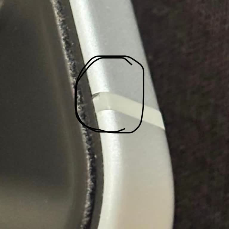 Yeni Alınan Telefonun Üst Sağ Köşesinde Kozmetik Hata, Hemen Sıfır Değişim Talebi