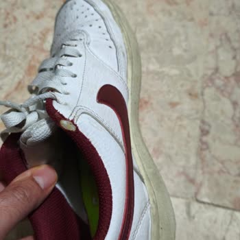 Nike Ayakkabıda Kısa Sürede Yırtılma: Kalite Sorunu